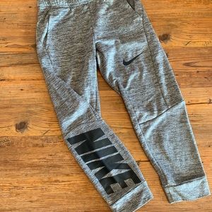 Girls Nike Capri Sweatpants